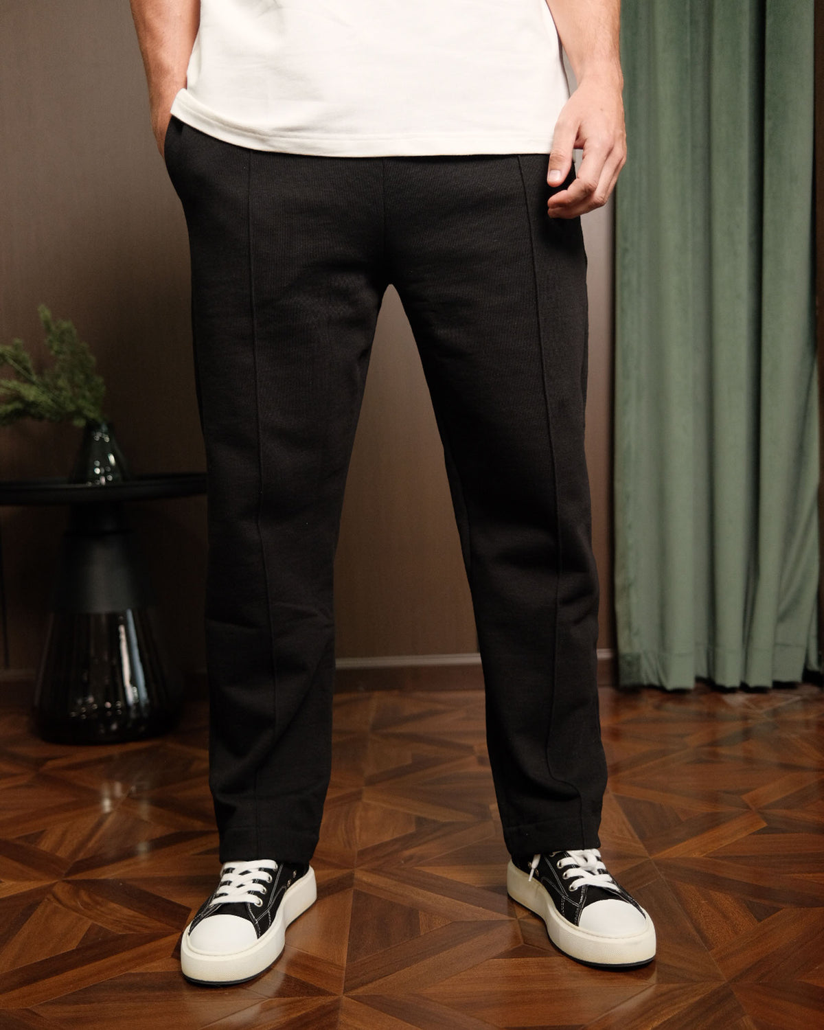 Relaxed Fit Sweatpant- Black